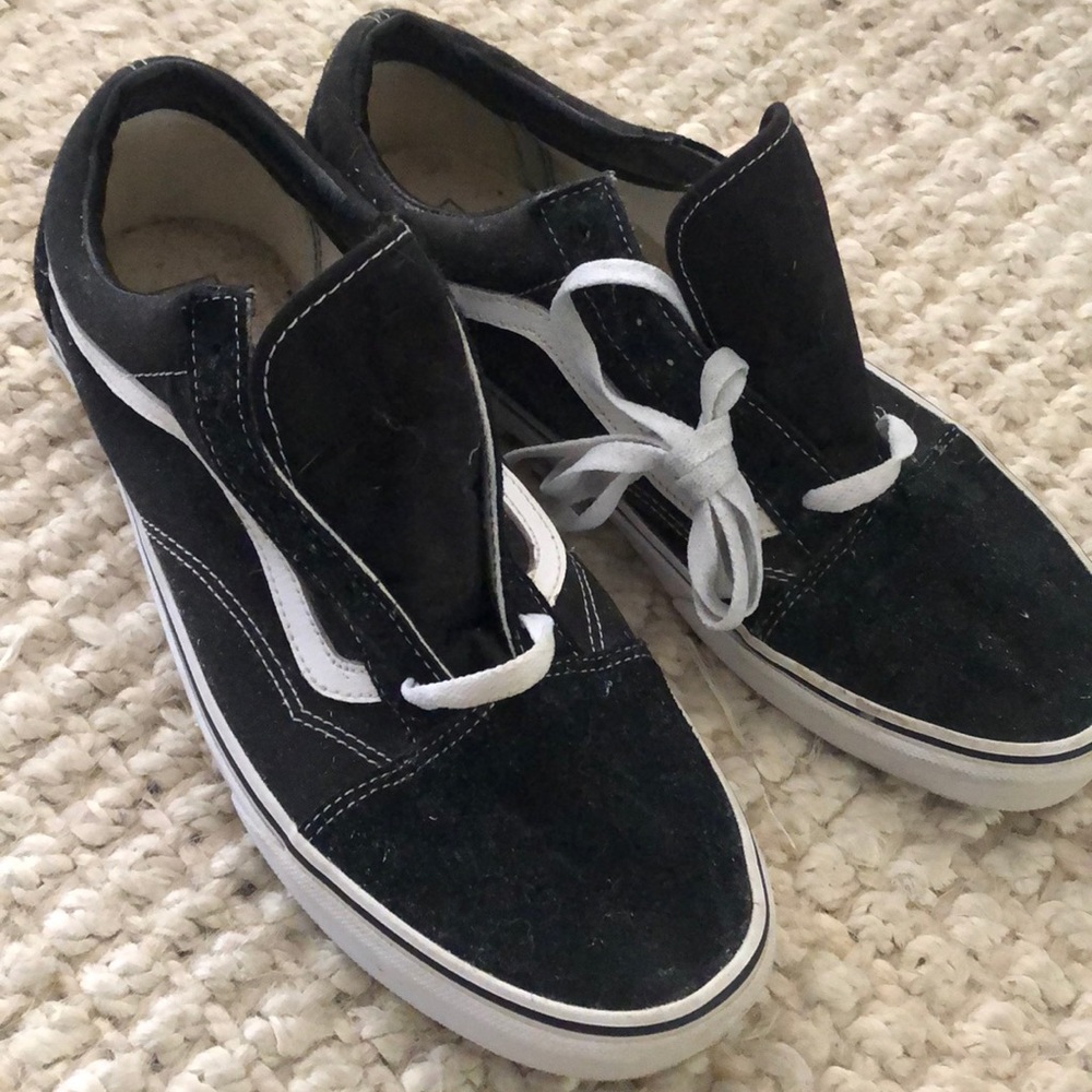 Vans “Old Skool” shoes
